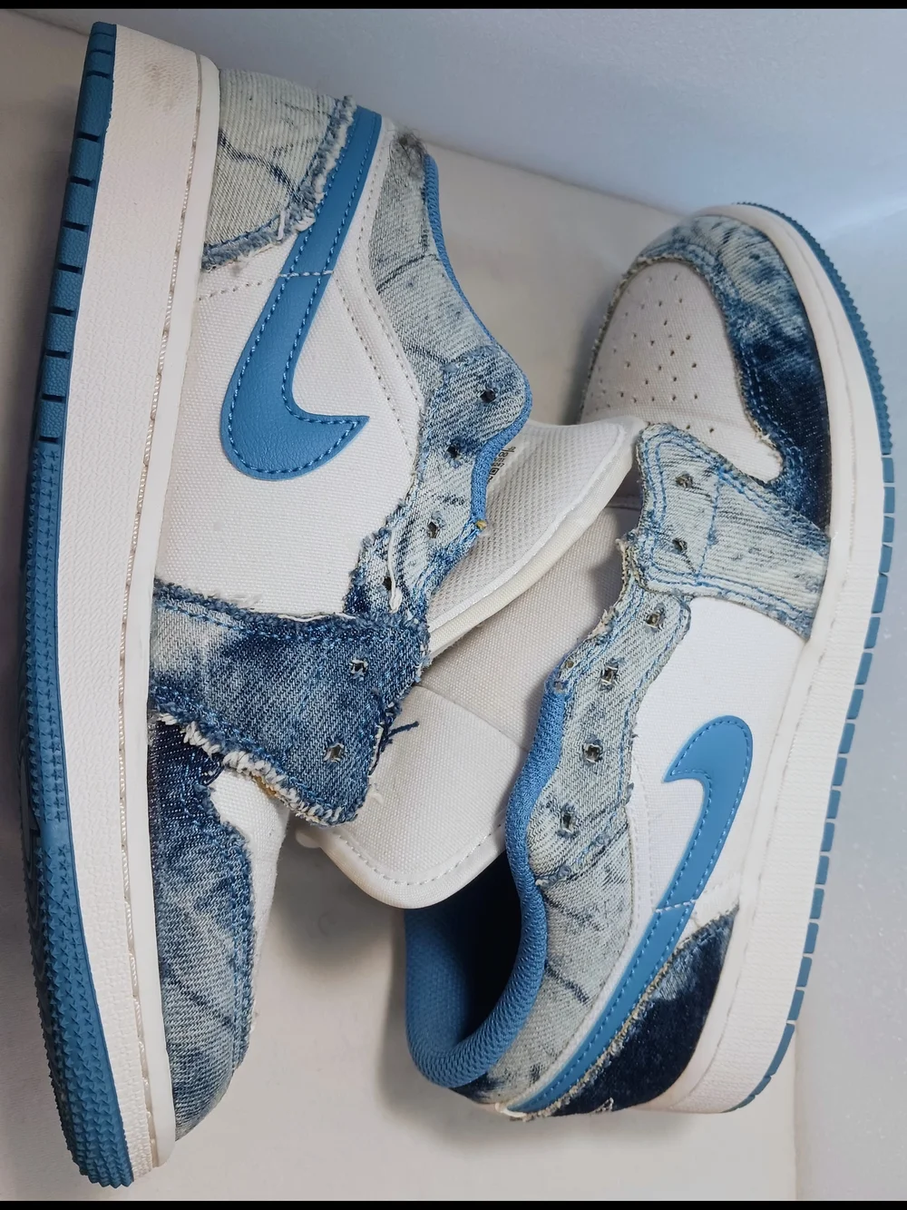 Nike Kids Low-Top Sneakers in White and Light Blue Denim